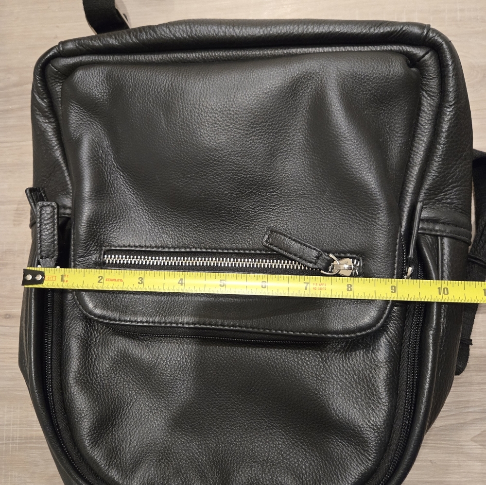 Leather backpack - Picture 5 of 7